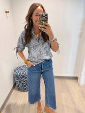 Load image into Gallery viewer, Tru Luxe Floral Tie Sleeve Top
