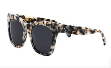 Load image into Gallery viewer, ISea Billie Snow Tort/Smoke Polarized Lens
