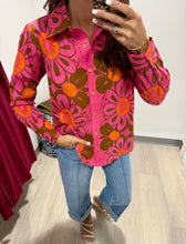 Load image into Gallery viewer, Ivy Jane Mod Daisy Camp Shirt
