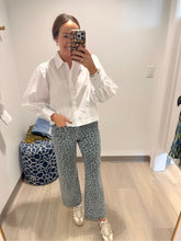 Load image into Gallery viewer, APNY Puff Sleeve Shirt
