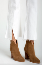Load image into Gallery viewer, Liverpool Bright White Twisted Hannah Crop Flare 27" ins
