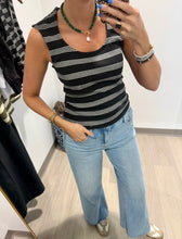 Load image into Gallery viewer, Velvet Heart Hayes Top
