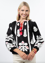 Load image into Gallery viewer, Ivy Jane Applique Top
