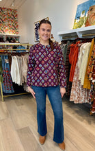 Load image into Gallery viewer, Livro Holiday Flowers Bradley Shirt
