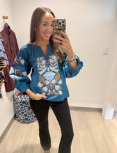 Load image into Gallery viewer, Give Thanks Blouse
