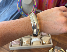 Load image into Gallery viewer, Addington Bangle Gold
