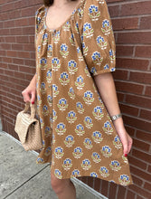Load image into Gallery viewer, Livro Maple Sprigs Day Dress
