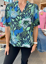 Load image into Gallery viewer, La Mer Luxe Peacock Garden Lizzie Top
