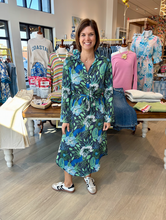 Load image into Gallery viewer, La Mer Luxe Peacock Garden August Midi
