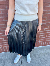 Load image into Gallery viewer, Metallic Pleated Skirt
