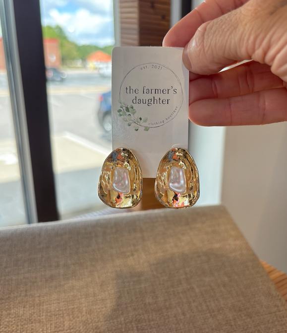Dauphine Pearl Post Earring