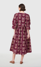 Load image into Gallery viewer, Livro Bramble Motifs Ingrid Dress
