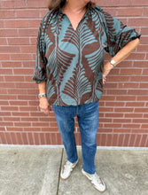 Load image into Gallery viewer, Tatum Leaf Print Top
