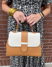 Load image into Gallery viewer, Classic Leather Tote
