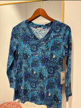 Load image into Gallery viewer, Habitat Cozy French Floral Tunic
