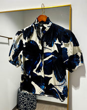 Load image into Gallery viewer, Maude Indigo Lilies Kai Top
