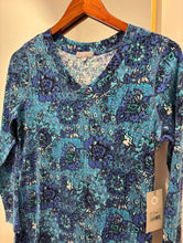 Load image into Gallery viewer, Habitat Cozy French Floral Tunic
