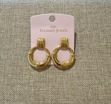Load image into Gallery viewer, Runway Gold Stud
