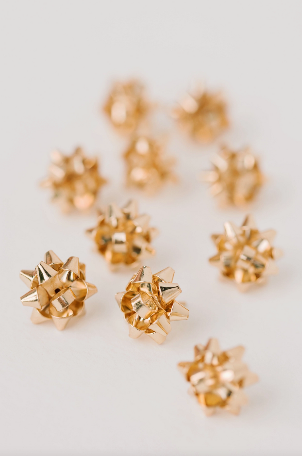 St Armands Christmas Bow Stud