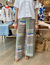 Load image into Gallery viewer, Apricot Scarf Print Trousers
