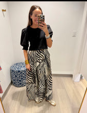 Load image into Gallery viewer, Animal Print Skirt
