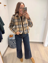 Load image into Gallery viewer, Z Supply Petra Plaid Jacket
