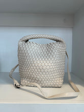Load image into Gallery viewer, Ultra Medium Woven Bag
