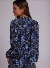 Load image into Gallery viewer, Bella Dahl Frosted Floral Shirred Shoulder Shirt
